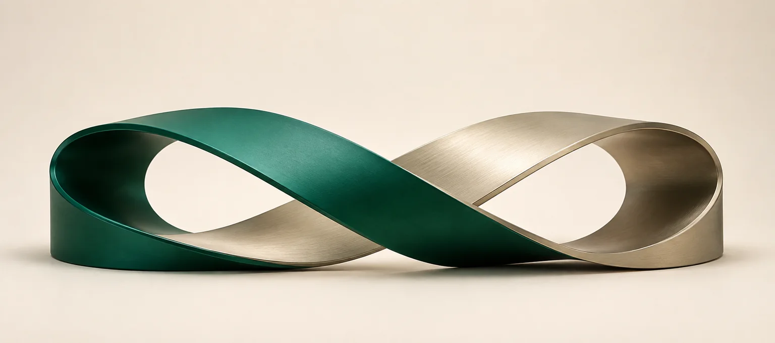 Two folded ribbons in emerald and champagne metal, balanced in a continuous crossover